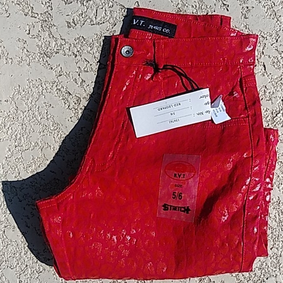 NWT animal print. High waisted jeans 5/6 - Picture 1 of 4